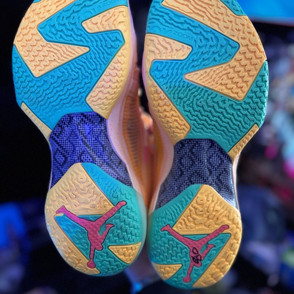 Jordan Athletic Shoes Orange and Yellow Vibrant Design - Picture 3 of 4